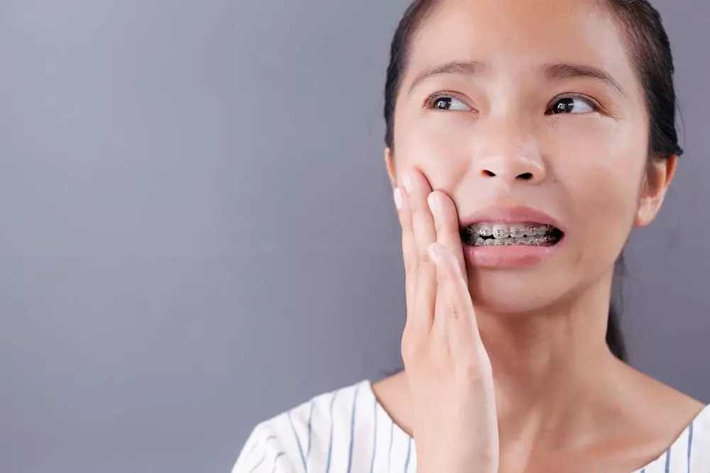 Does chewing gum complicate orthodontic treatment with Braces?
